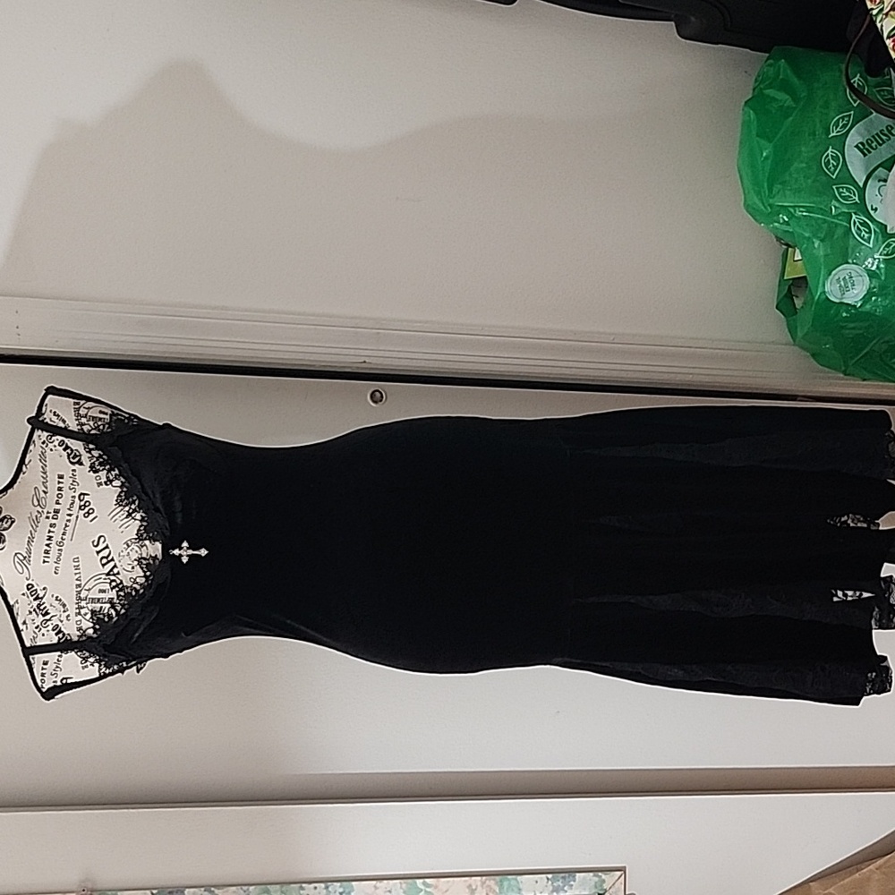 Lace velvet slip dress - Picture 6 of 8